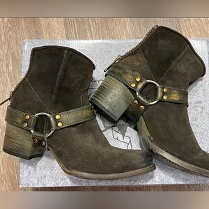 Freebird Spirit.  Size 7.